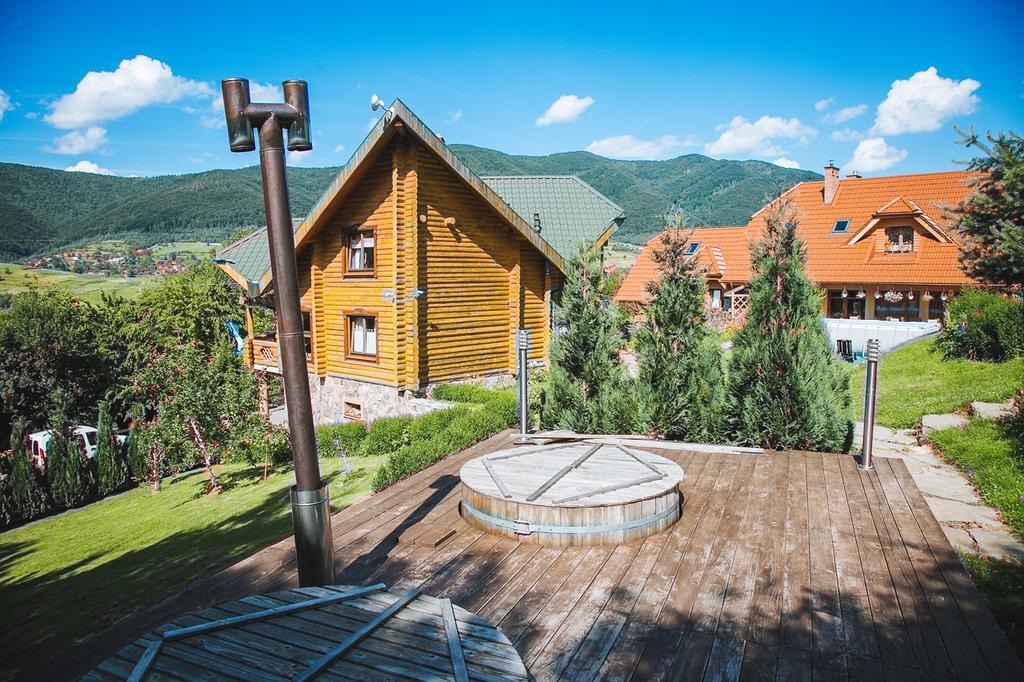 Sadyba Ertash Vyshka Bagian luar foto