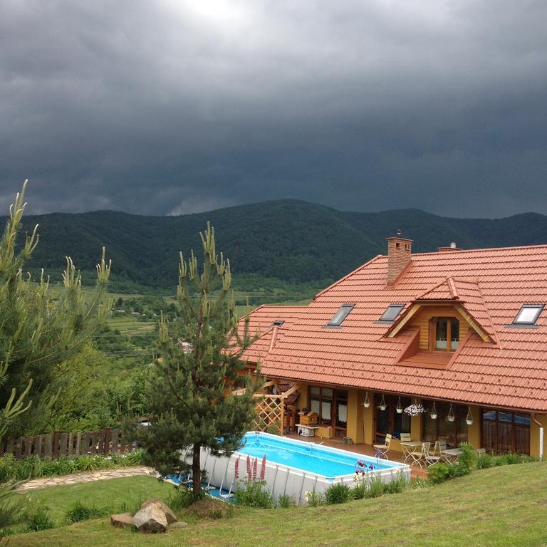 Sadyba Ertash Vyshka Bagian luar foto